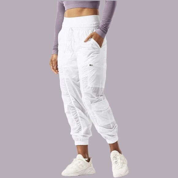 Athleta Parachute Cargo Pant White Sheer Light Airy Repellent Material Size 14 - Picture 1 of 7